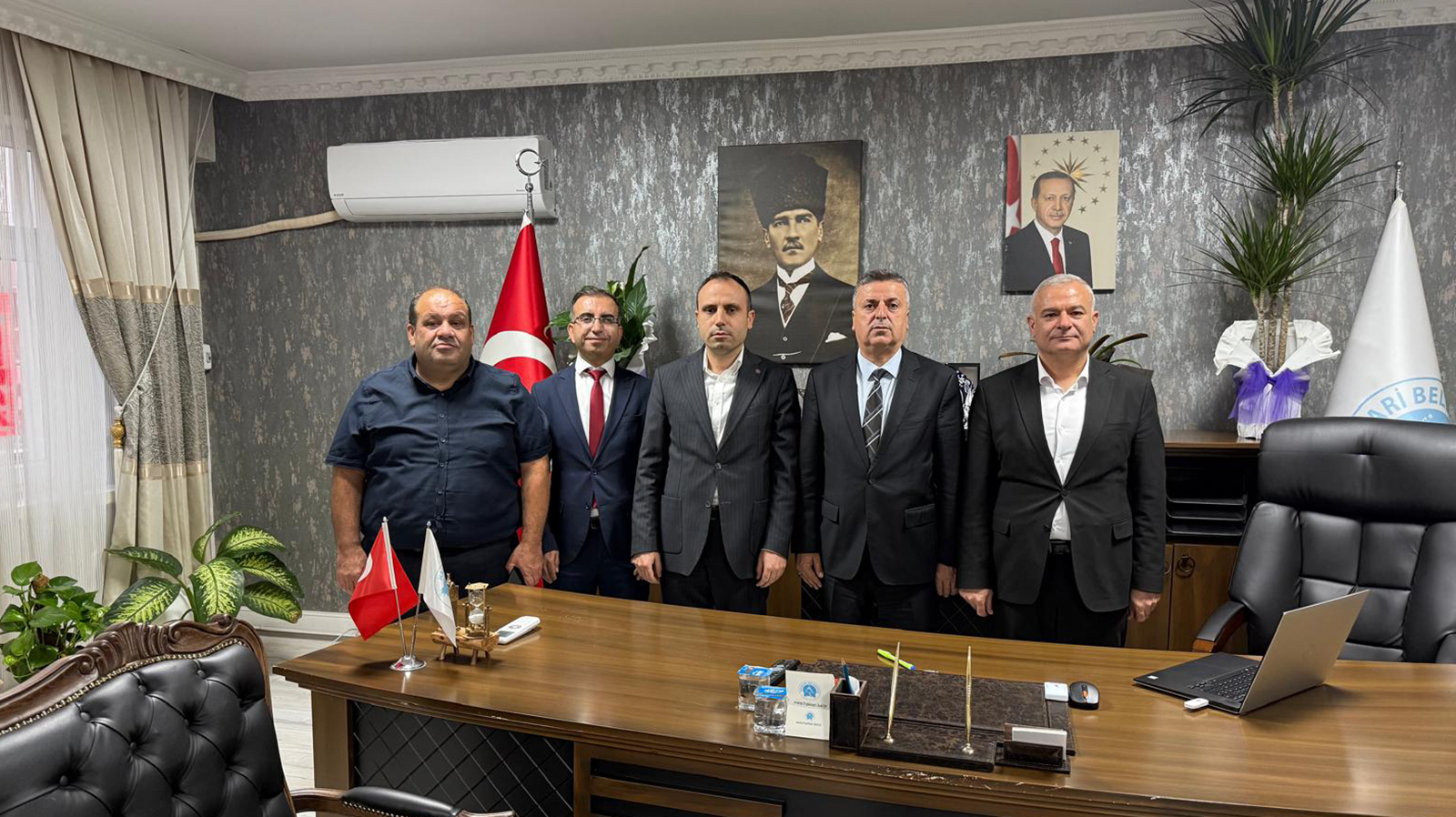 hakkari_belediye_baskani_kizil